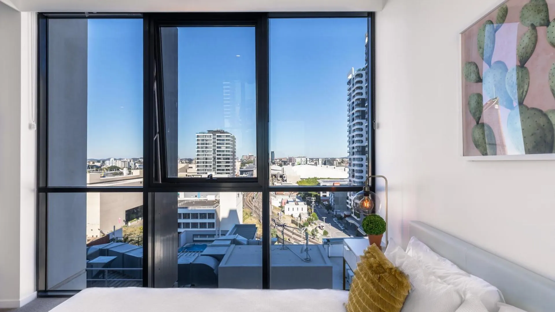 South Bank Beautiful River View Tower Brisbane