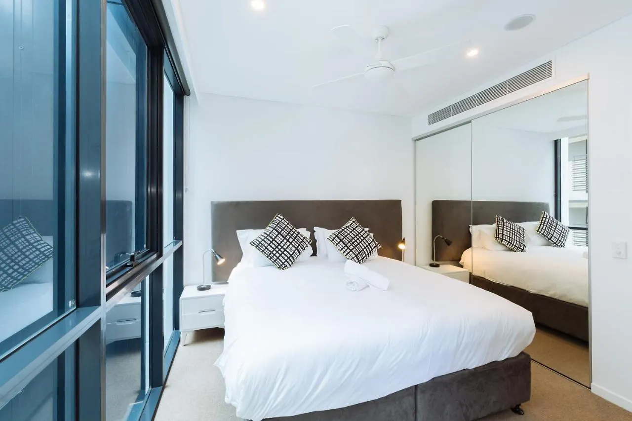 South Bank Beautiful River View Tower Brisbane Apartment