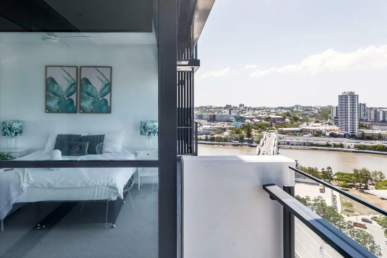 South Bank Beautiful River View Tower Brisbane Apartment
